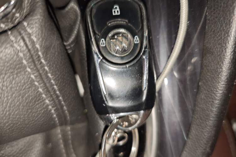 Used Buick GL6 2018 18T 6-Seater Prestige Model
