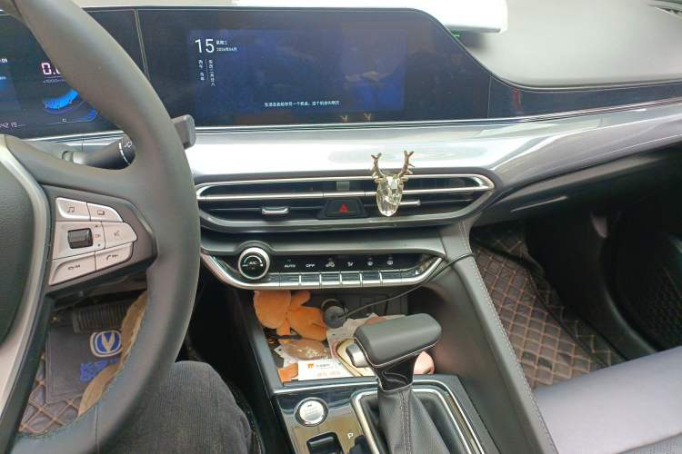 Used CHANGAN Eado 2020 PLUS Blue Whale NE 1.4T GDI DCT Prestige Model Audio And AC Panel