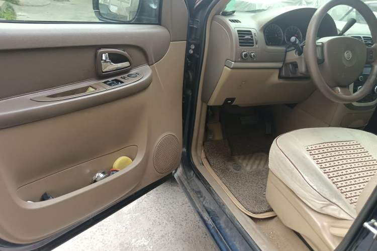 Used Buick GL8 2013 2.4L Comfort Edition Driver Seat