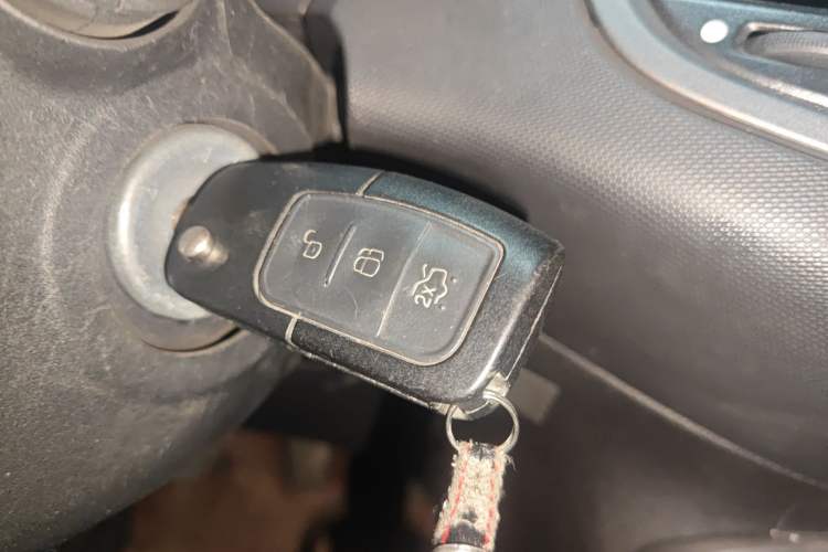 Used Ford Fiesta 2013 Sedan 1.5L Manual Fashion Edition
