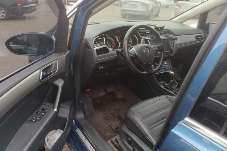 Used Volkswagen Touran 2021 Volkswagen Touran L 280TSI DSG Boundary Edition 7-Seater