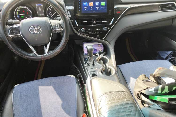 Used Toyota Camry 2021 Dual-Motor 2.5 HGVP Leading Edition Center Console