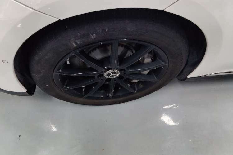 Used Mercedes-Benz EQE 2022 350 Pioneer Edition Left Front Wheel Hub