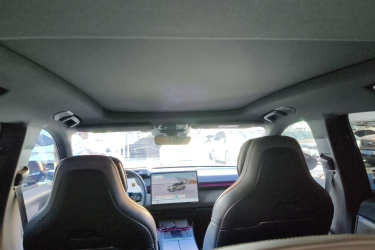 Used Lynk & Co 08 EM-P 2023 220km All-Wheel-Drive Performance Halo
