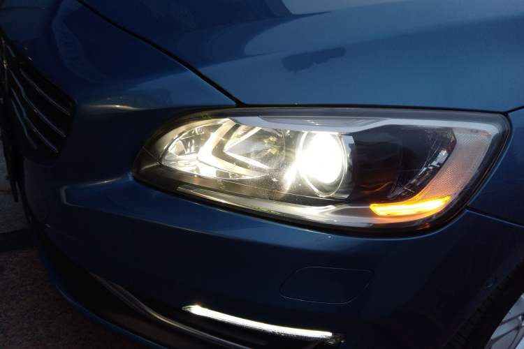 Used Volvo V60 2015 T5 Zhiya Edition