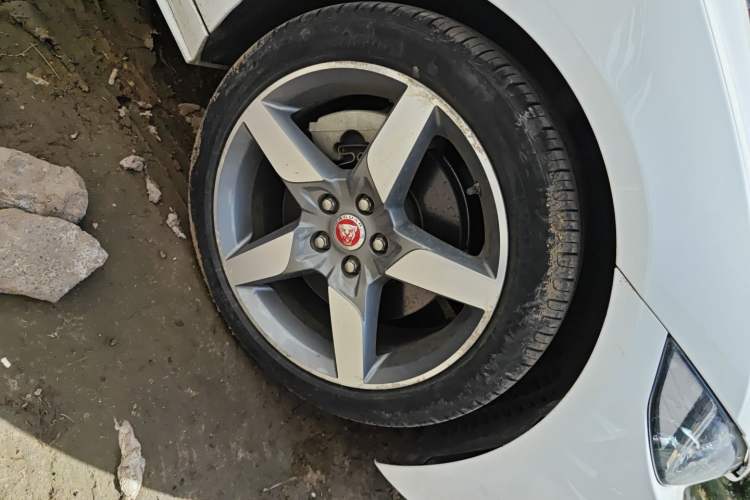 Used Jaguar XE 2015 2.0T 200 PS R-Sport