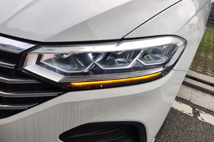 Used Volkswagen Lavida 2024 1.5L Automatic DeYi Edition Left Front Headlight