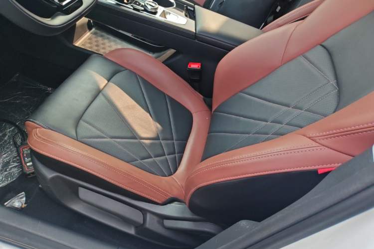 Used CHANGAN Eado 2023 Changan Edition PLUS Blue Whale NE 1.4T GDI DCT Prestige Version Left Front Seat