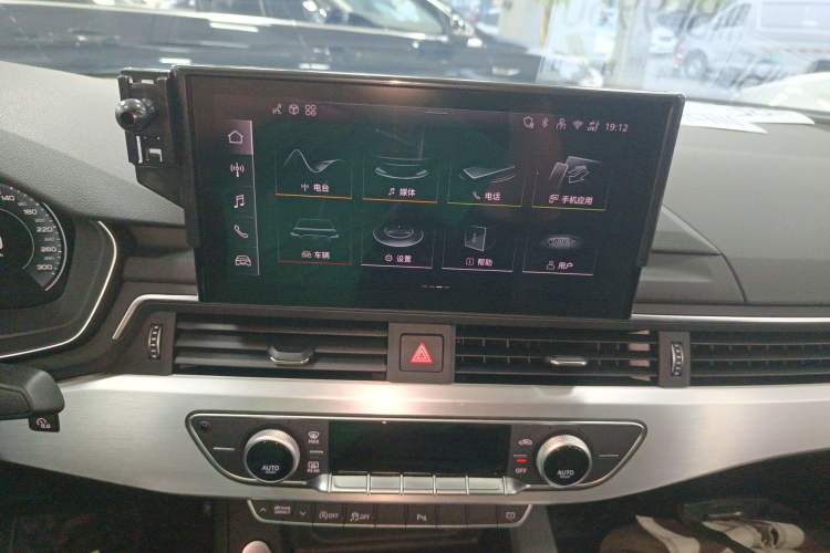 Used Audi A4L 2025 2 Million Units Enjoyment Version 40 TFSI Stylish and Dynamic Type Audio And AC Panel