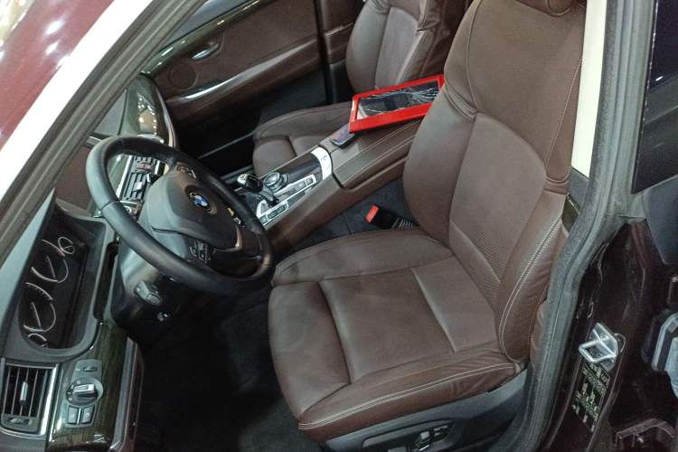 Used BMW 5 Series GT 2014 535i Luxury Edition