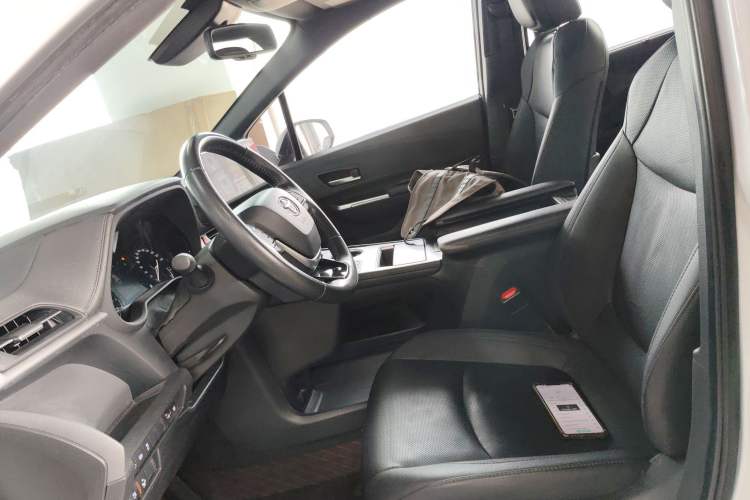 Used Toyota Sienna 2021 2.5L Hybrid Premium Edition