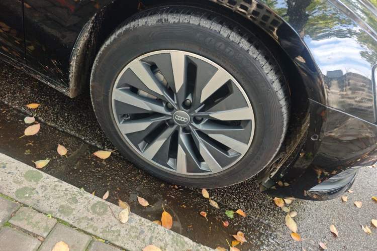 Used Audi A6L 2021 45 TFSI Prestige Elegant Edition Right Front Wheel Hub