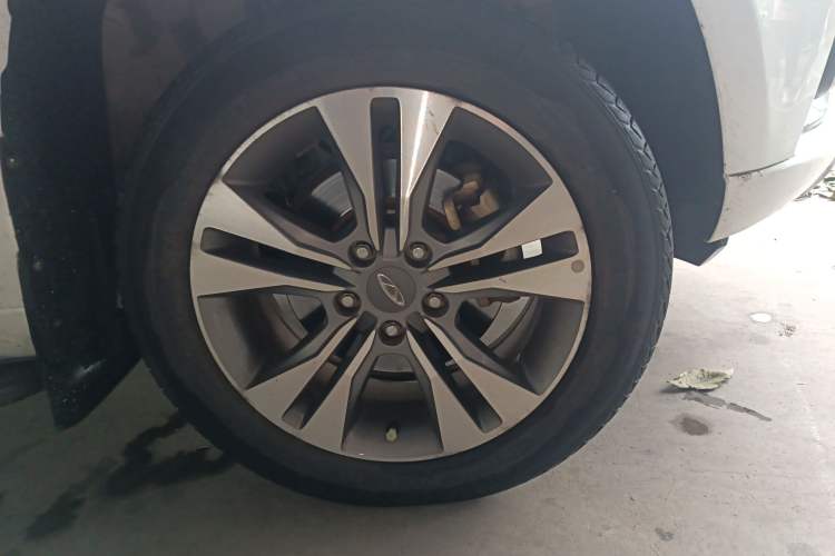Used Chery Tiggo 3 2015 1.6L Manual Zhishang Sport Edition Right Front Wheel Hub