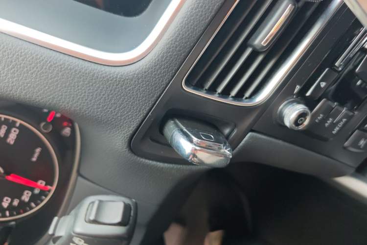 Used Audi Q5 2017 Plus 40 TFSI Technology Model Vehicle Key