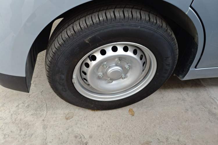 Used Wuling Yangguang 2025 Model 400km Bus Edition—Comfort Edition
