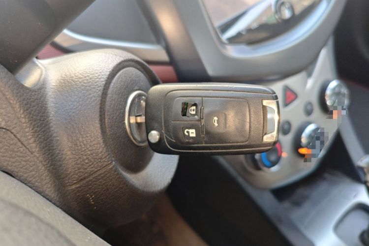 Used Chevrolet Aveo Sonic 2013 Sedan 1.6L AT SX Stylish Audio-Visual Edition
