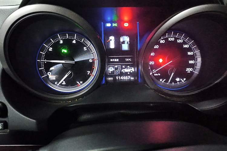 Used Toyota Prado 2014 4.0L Automatic VX NAVI Odometer Close Up