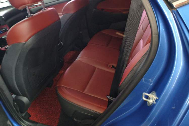 Used Hyundai Tucson 2019 280TGDi Dual-Clutch Two-Wheel Drive Fashion Edition China VI Standard Left Rear Seat