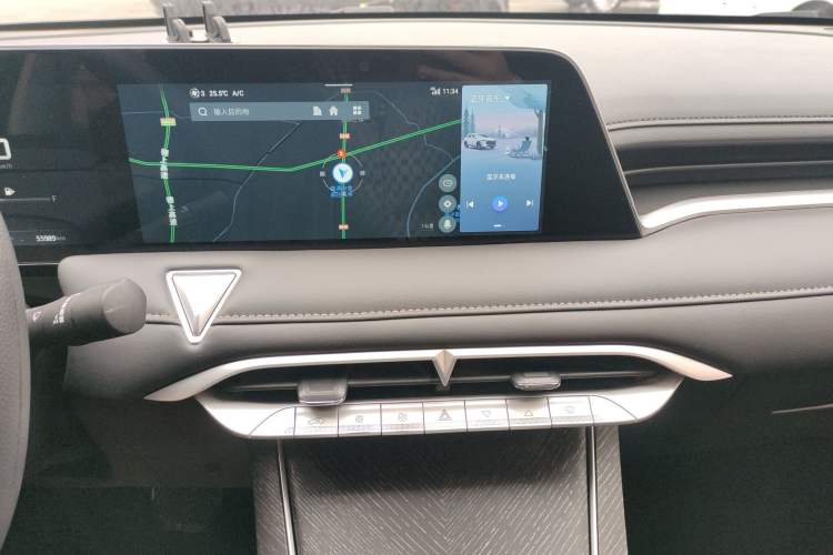 Used Venucia V 2021 260T Idol Edition
