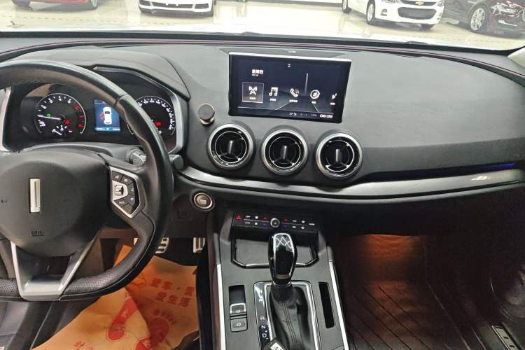 Used Wey VV5 2019 Upgraded Model 2.0T Two-Wheel Drive Ultra-Luxury Version China V Standard