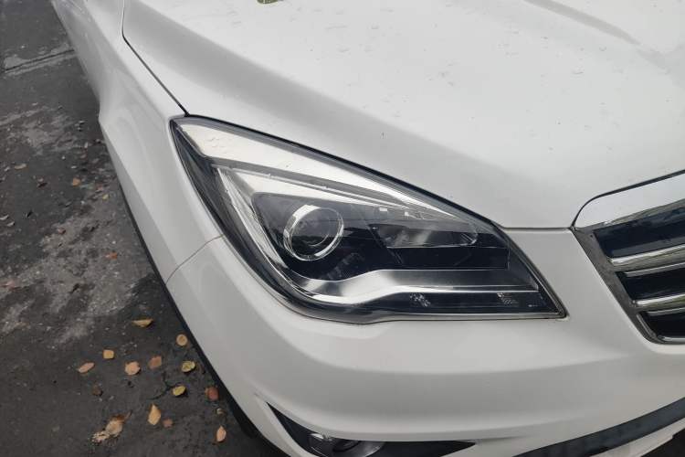 Used CHANGAN CS35 2017 1.6L Automatic Luxury Model Right Front Headlight