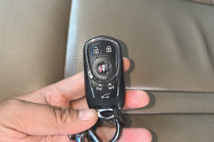 Used Buick GL8 2020 ES Land Cruiser 653T Luxury Model
