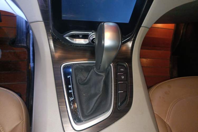 Used Huasong 7 2017 2.0T Automatic Elite Edition