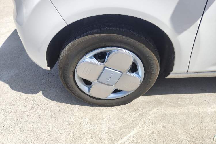 Used Geely Galaxy Panda 2024 Panda Mini 200km Endurance Bear Left Front Wheel Hub