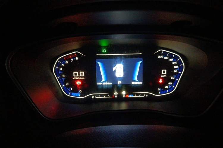 Used Geely Auto Vision X6 2019 1.4T CVT 4G Connected Flagship Version China VI Standard
