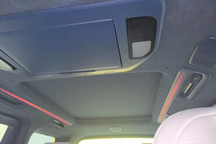 Used Zeekr 009 2024 Six-Seat Executive Version 4WD 108 kWh Headliner