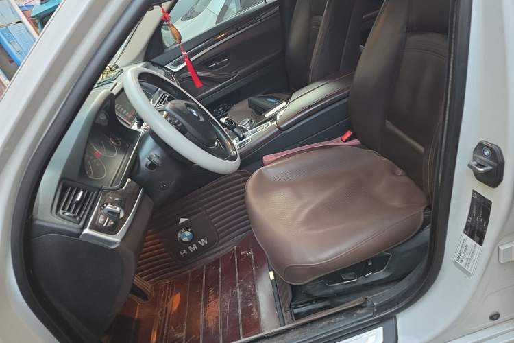 Used BMW 5 Series 2014 525Li Luxury Design Package Left Front Seat