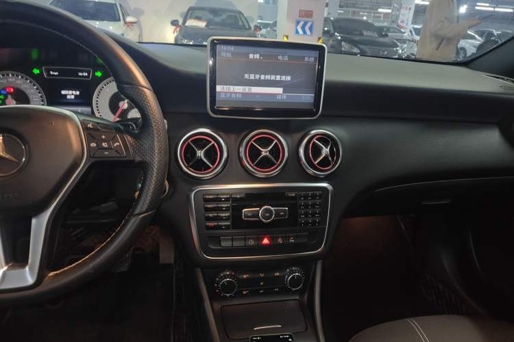 Used Mercedes-Benz A-Class 2015 A 200 Fashion Model Audio And AC Panel