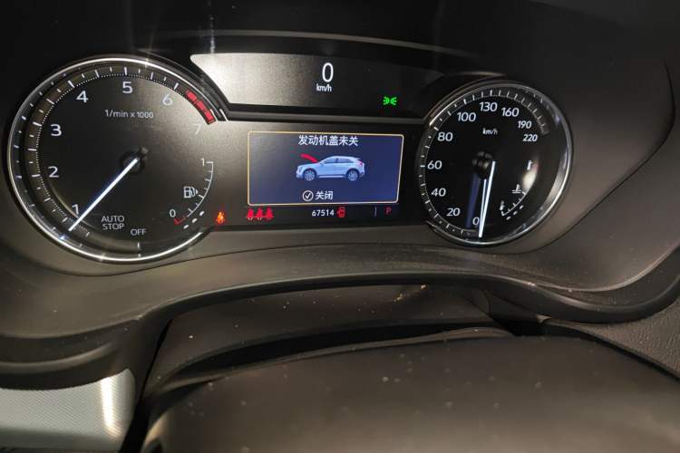 Used Cadillac XT4 2021 28T Two-Wheel Drive Leading Version Odometer Close Up