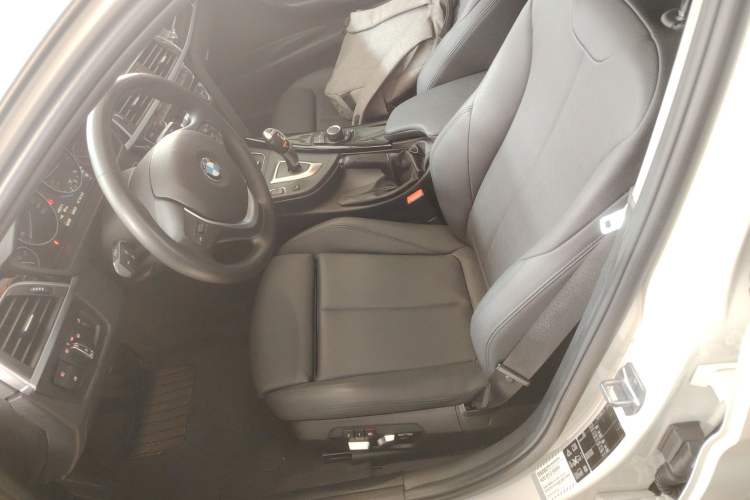 Used BMW 3 Series 2018 320Li xDrive Fashion Model Left Front Seat