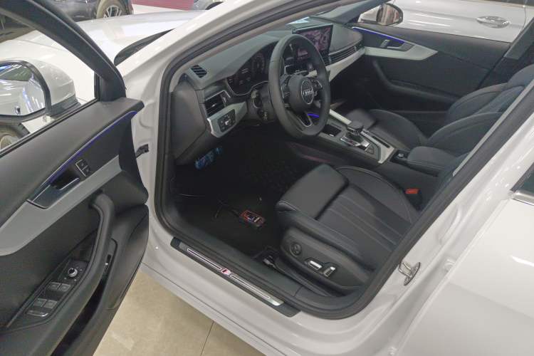 Used Audi A4L 2025 2 Million Units Enjoyment Version 40 TFSI Stylish and Dynamic Type Driver Seat