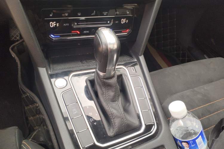 Used Volkswagen Magotan 2021 330TSI DSG 30th Anniversary Edition Gear Lever