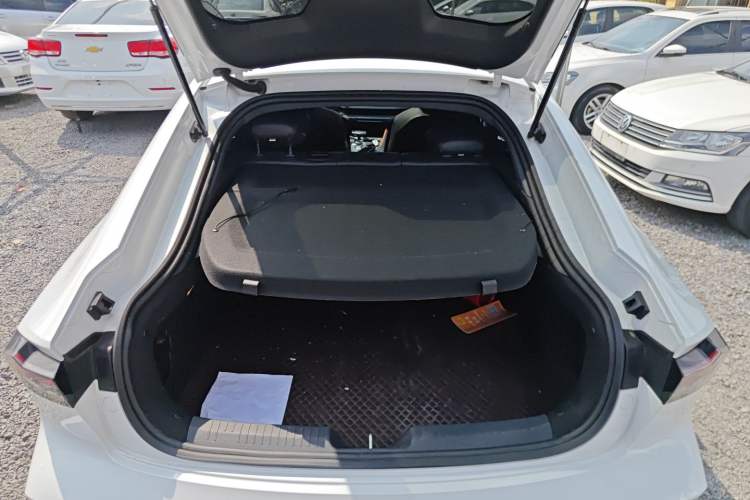 Used CHANGAN UNI-V iDD 2023 ZhiDian iDD 1.5T 113km Smart & Fun Version Trunk