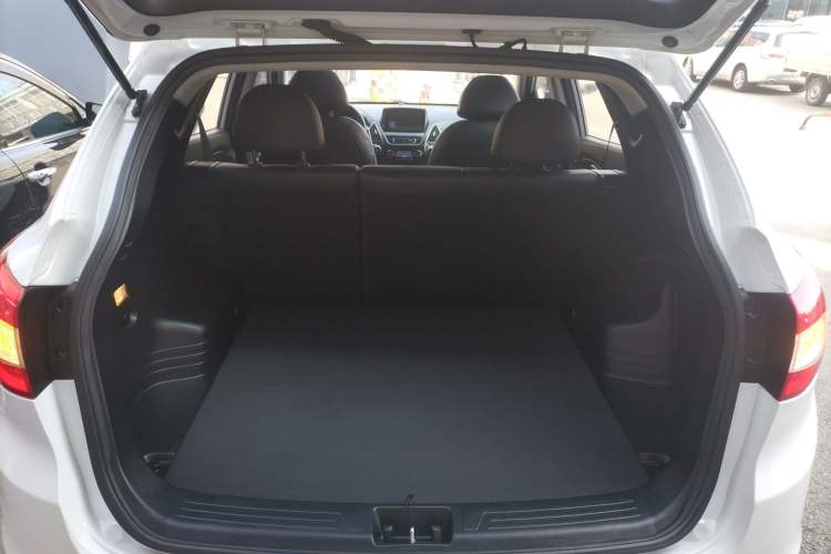 Used Hyundai ix35 2015 2.0L Automatic 2WD Smart Type China IV