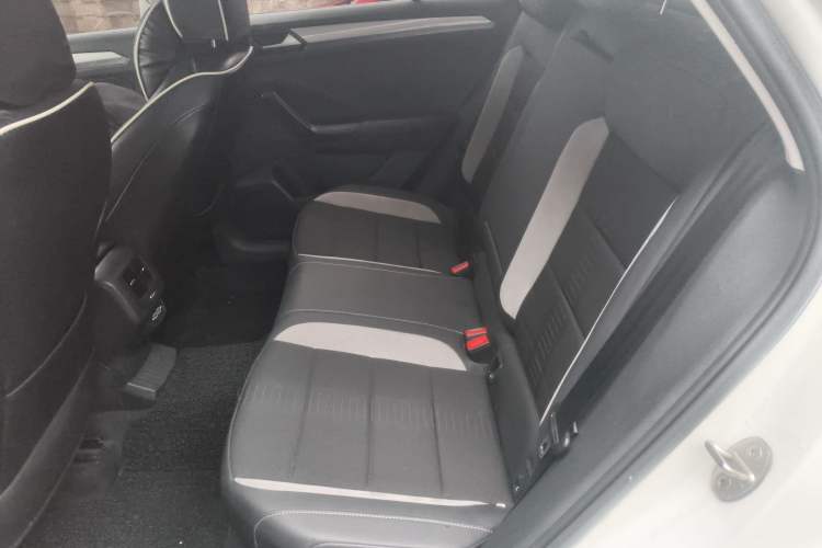 Used Volkswagen T-ROC 2019 230TSI DSG Two-Wheel-Drive Advanced Version China VI Standard
