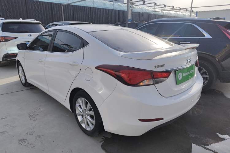 Used Hyundai Elantra (5th Generation / Langdong) 2016 1.6L Automatic Smart Version