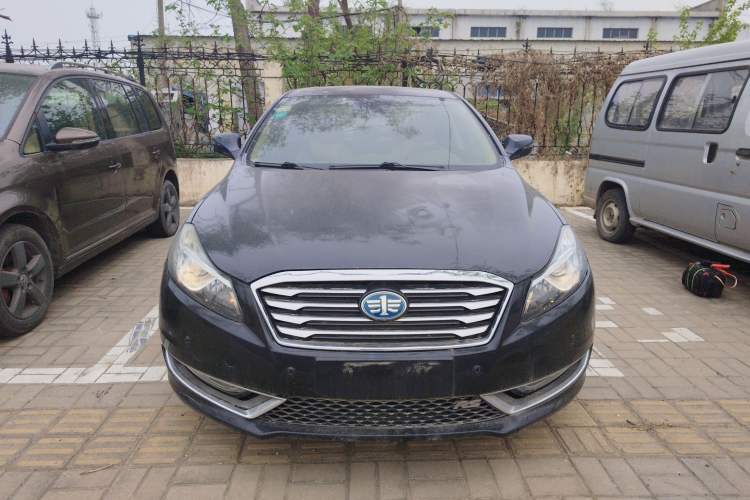Used Bestune B70 2014 2.0L automatic luxury version Front