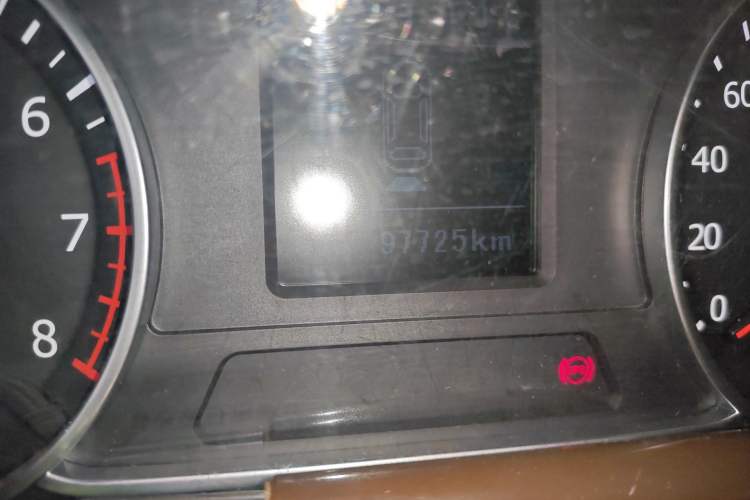 Used Land X7 2015 2.0T Panoramic Prestige Edition Odometer Close Up