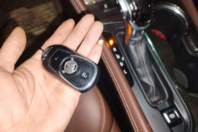 Used Buick Envision 2016 20T Two-Wheel-Drive Elite Model