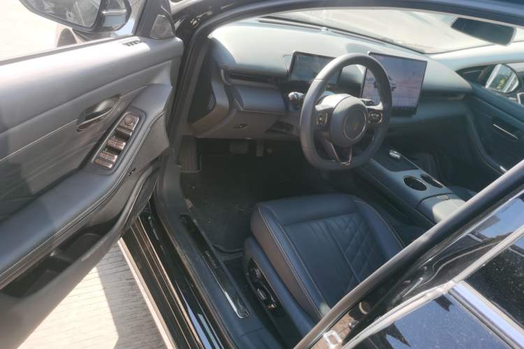 Used Baojun Enjoy 2025 Plug-in Hybrid 140km Luxury Edition
