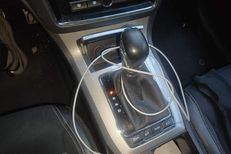 Used Roewe RX5 New Energy 2017 eRX5 50T Hybrid Connected Prestige Flagship Edition
