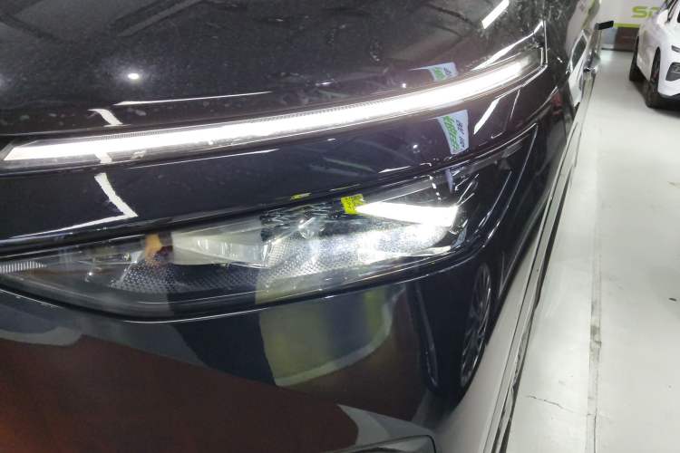 Used XPeng X9 2024 702 Ultra-Long Range Pro Left Front Headlight