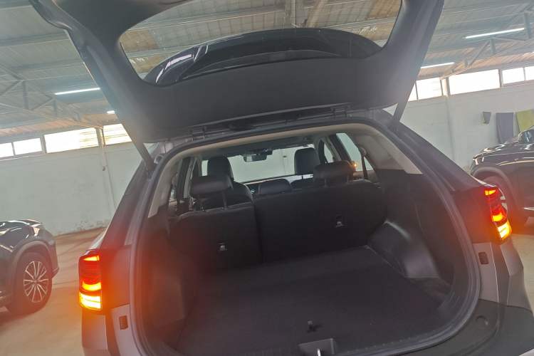 Used Kia Sportage (Chinese Domestic Model) 2023 2.0T Two-Wheel Drive Flagship Edition