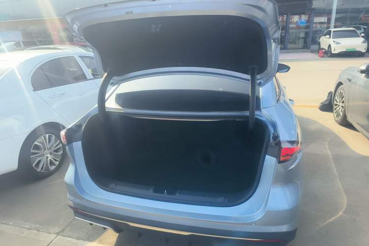 Used Geely Galaxy L6 2025 EM-i 140km Starship Edition
