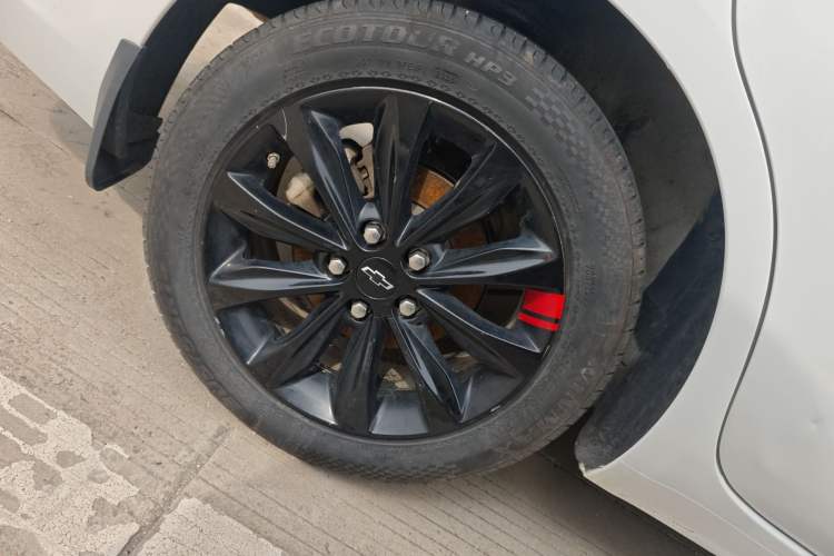 Used Chevrolet Monza 2020 Light Hybrid Redline 320T Dual-Clutch Thrilling Edition Right Rear Wheel Hub