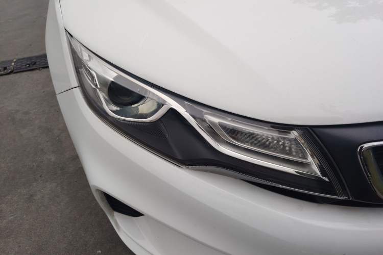 Used Geely Auto Emgrand GL 2018 1.8L Manual Elite Smart Connectivity Version Right Front Headlight